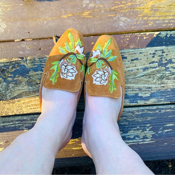 Tan Suede Embroidered Loafer Slides | Boho Floral Slip-On Shoes | Size 40 US 8.5 - Picture 7 of 7